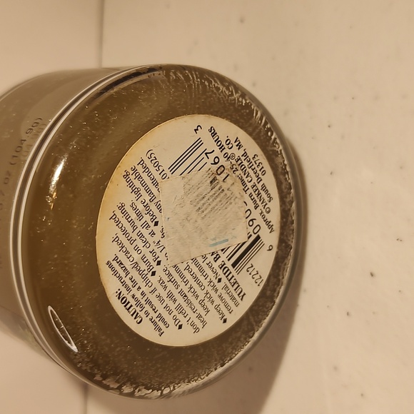 Yankee Candle Yuletide Bayberry 3.7 Oz Jar Candle - Picture 3 of 4